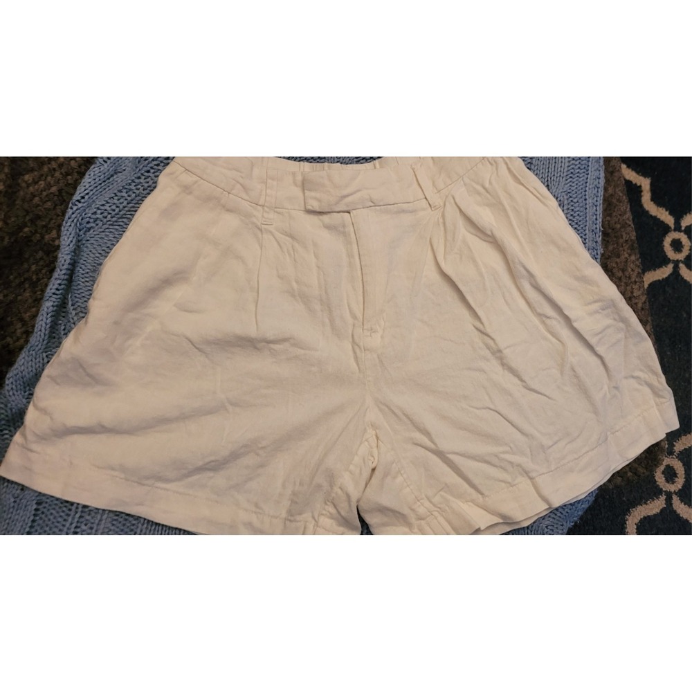 Good Used Condition A New Day Women's Size 6-Linen BLEND  Shorts White
